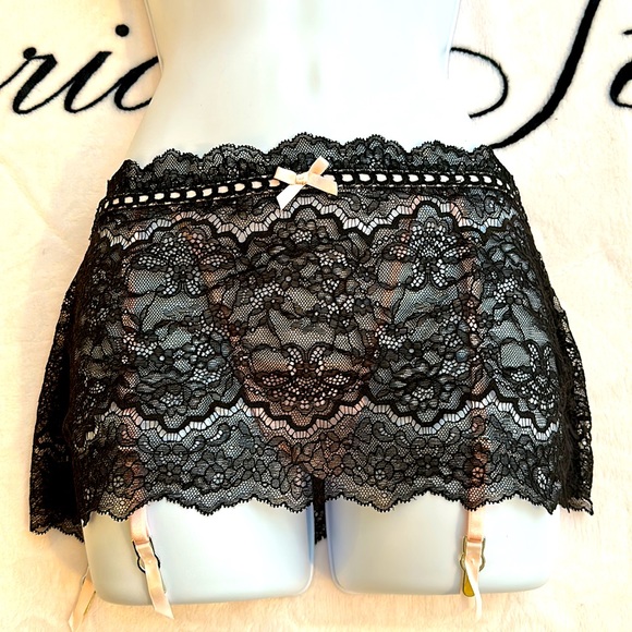 Victoria's Secret Ribbon Slot Quarter Cup Bra & Garter Skirt/Thong 34B / Small - Picture 7 of 14